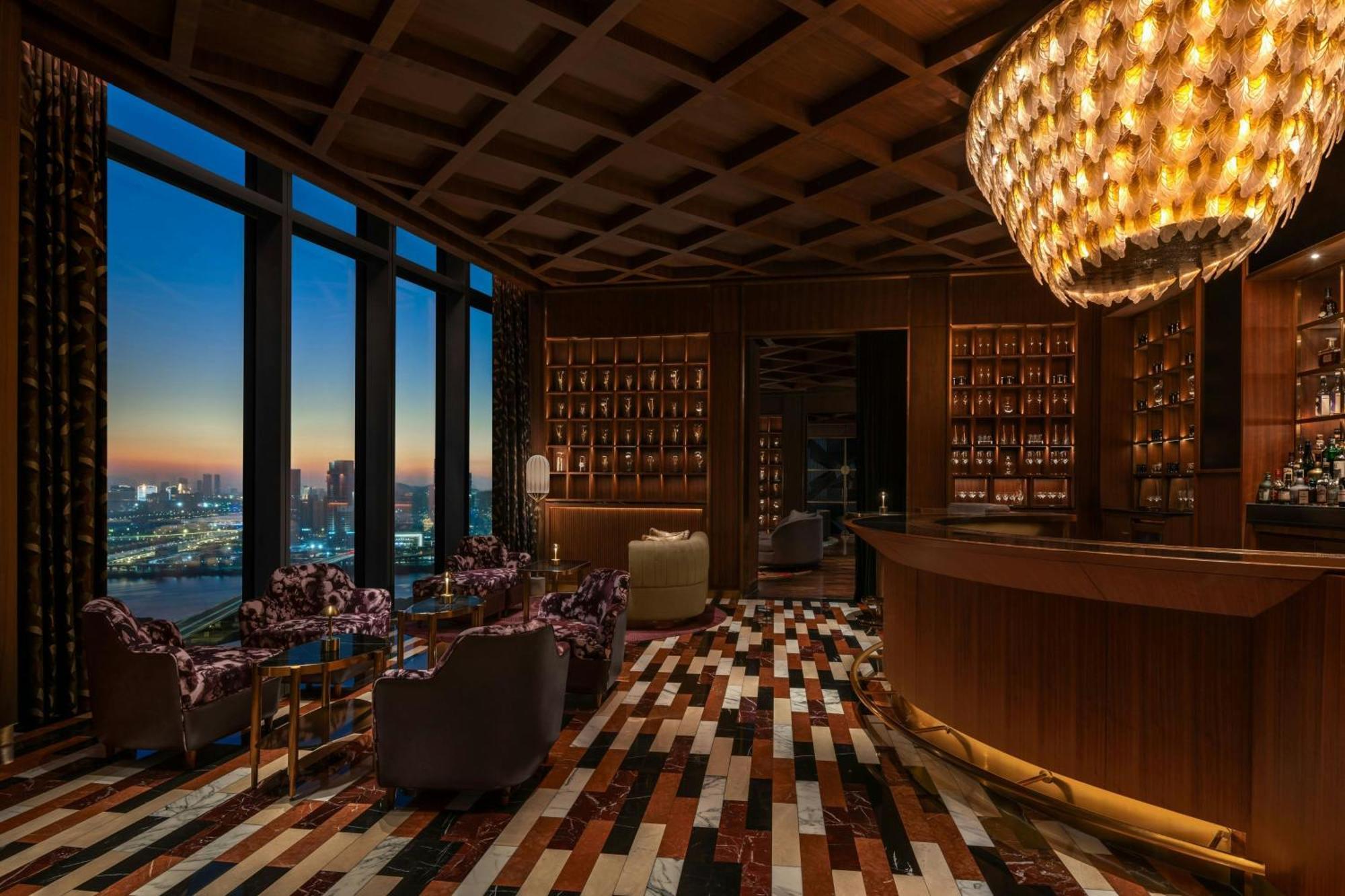 W Macau - Studio City Dış mekan fotoğraf The bar at the 39th floor