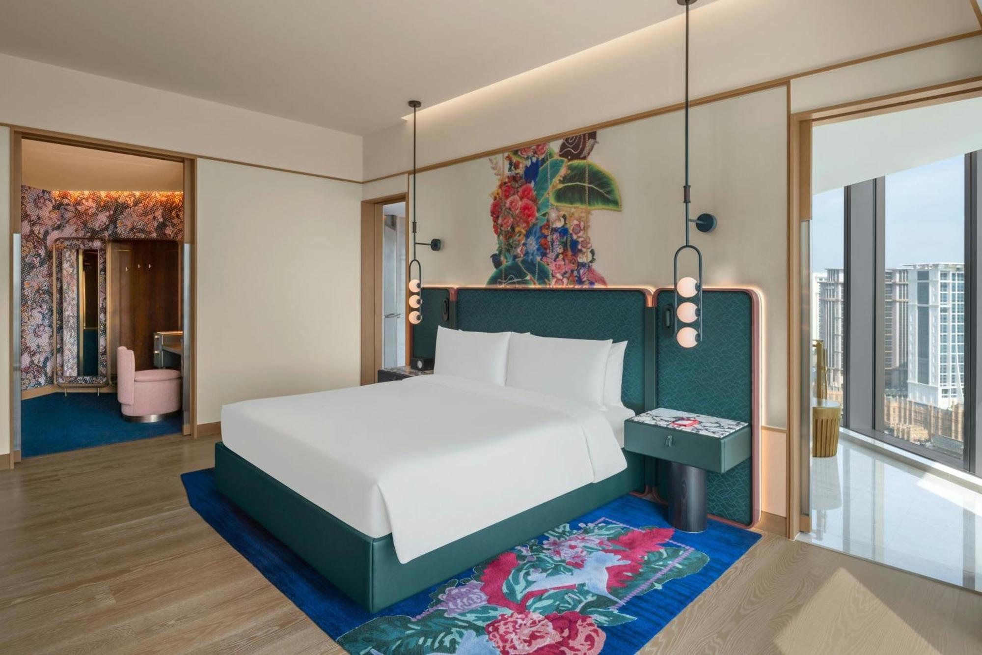 W Macau - Studio City Dış mekan fotoğraf A bedroom at the hotel