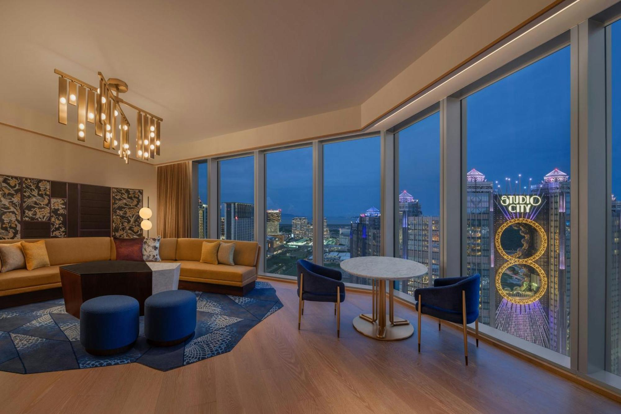 W Macau - Studio City Dış mekan fotoğraf Suite at the hotel